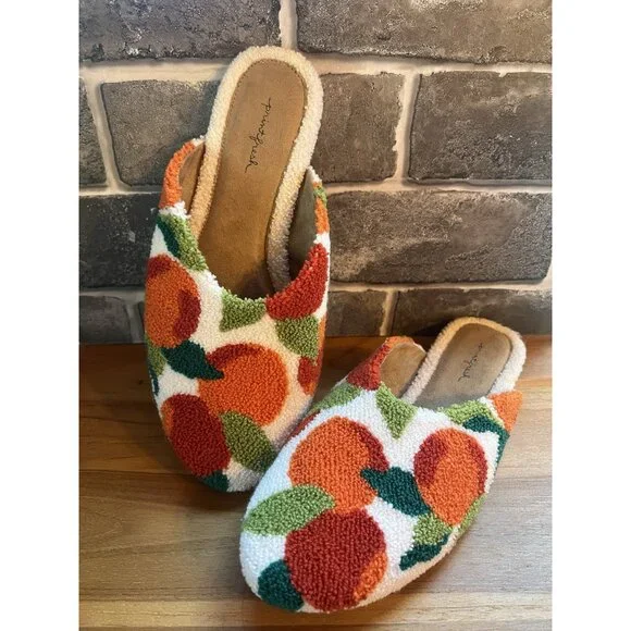 Print fresh Slippers Chic and CozyFootwear Size 9 - Picture 8 of 16